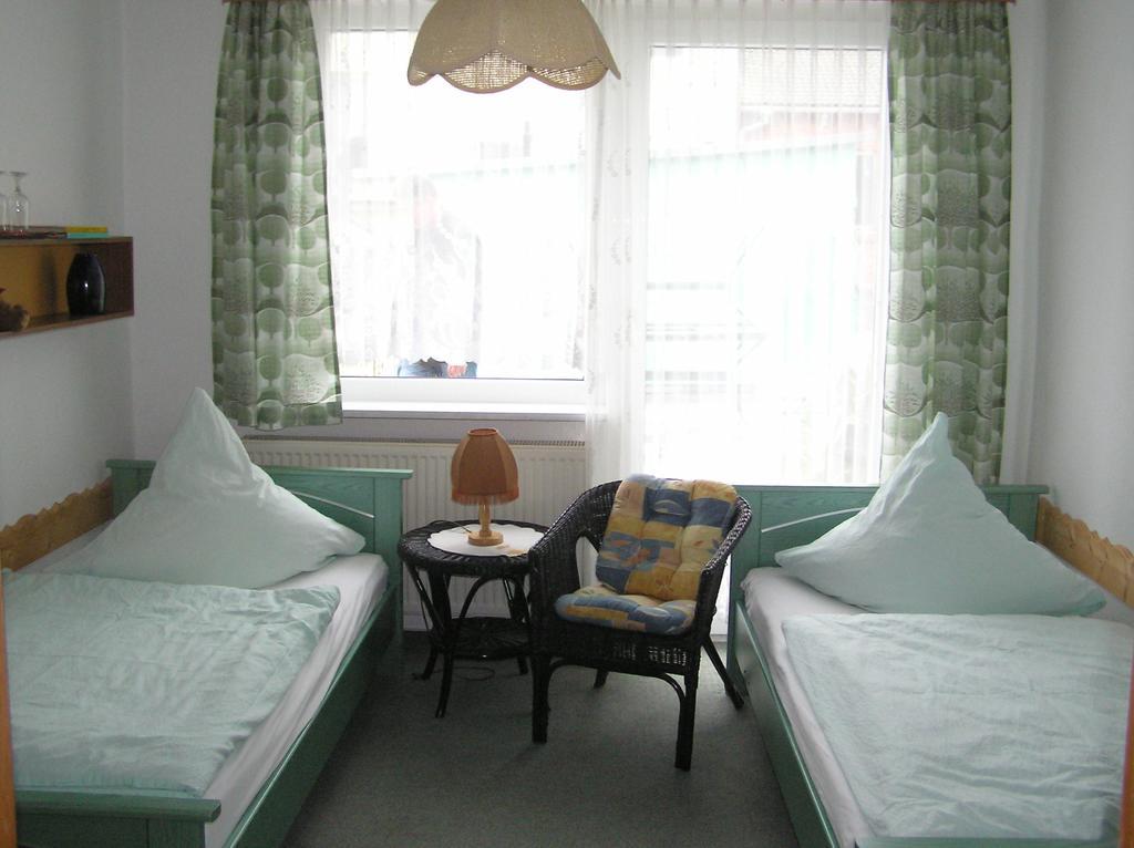 Pension Am Peeneufer Ug Wolgast Habitación foto